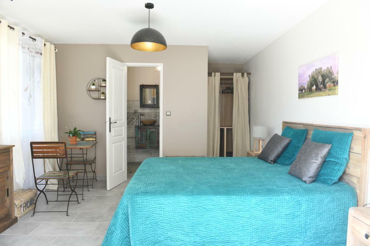 Chambre D'Hotes Du Charme Provencal Senas Экстерьер фото